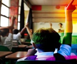 La Junta de Castilla y León, del PP, «a tope» con su doctrina transexual para niños en los colegios
