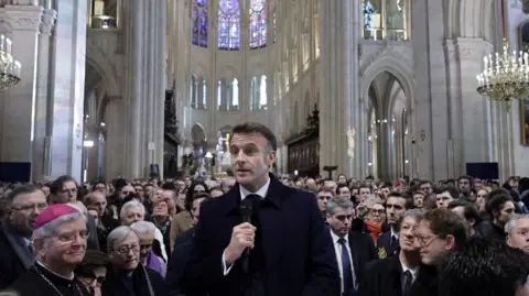 Macron Notre Dame